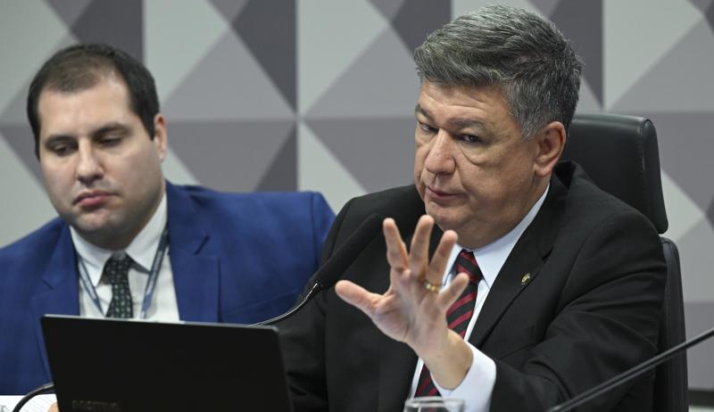 Proposta em debate prevê mudanças polêmicas na lei das comissões parlamentares.
