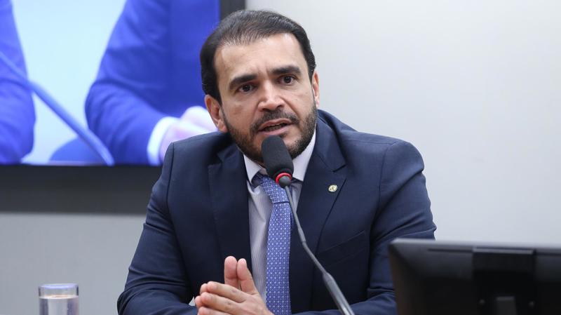 Freitas foi membro da base aliada de Bolsonaro, e acompanhou o governo Lula em 73% das votações.
