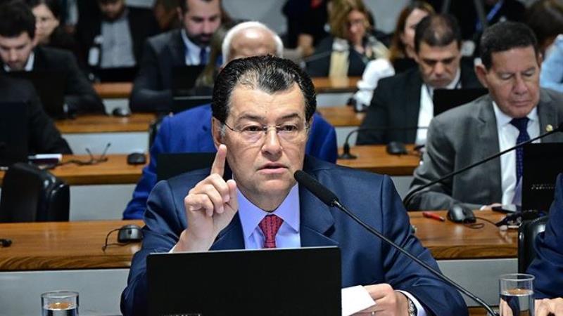 Eduardo Braga é relator da regulamentação da reforma tributária e da portabilidade de salário.