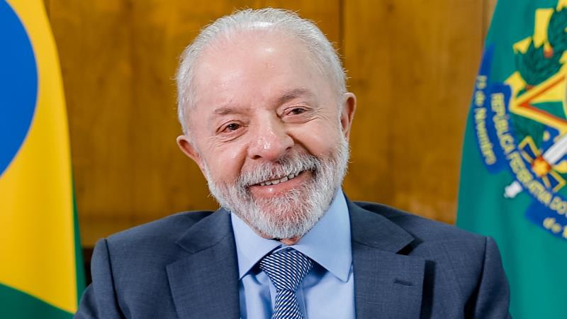 Dados do Congresso em Foco mostram que governismo segue alto e não deve mudar após saída de ministros.