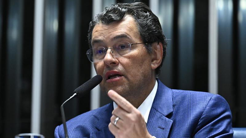 Projeto relatado por Eduardo Braga retorna à Câmara para revisão final.