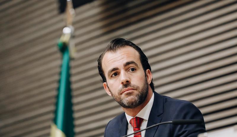 Lucas Bove diz que a ex-mulher 