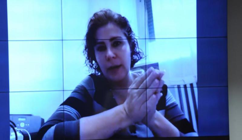 Zambelli participou de audiência na CCJ da Câmara em setembro; ela participou por videoconferência do presídio onde está detida na Itália.