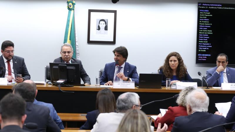 Pacote de projetos mira digitalização e melhora no desempenho da administração pública.
