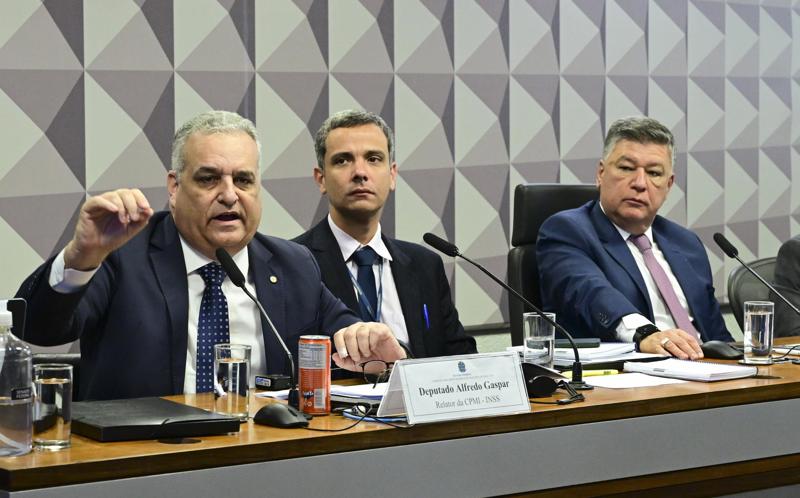 Ex-procurador e familiares devem prestar depoimento à CPMI do INSS.