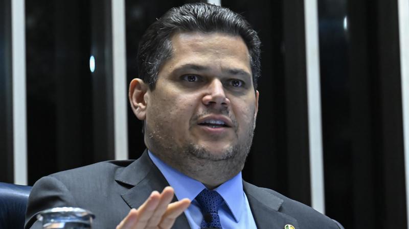 Davi Alcolumbre planeja marcar a sessão para a manhã de quinta-feira (15).