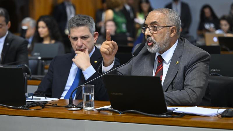 Texto apresentado em 2015 por Paulo Paim tramita em paralelo ao de Erika Hilton, na Câmara.