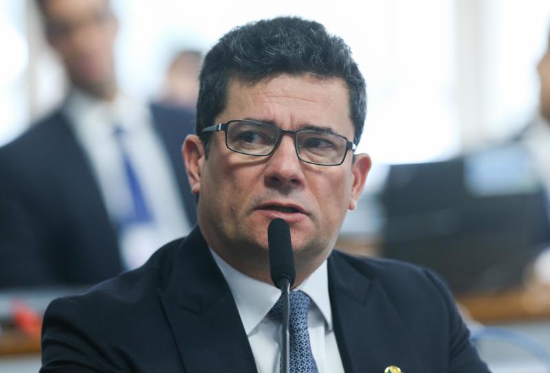 Com o pedido de Fux, o julgamento fica suspenso por até 90 dias.
