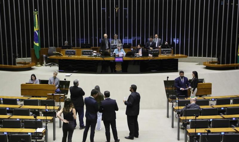 Educação e direitos de professores e crianças dominam pauta da Câmara.