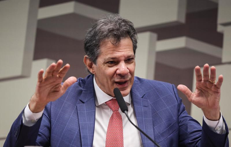 Fernando Haddad durante audiência pública na CAE sobre a isenção do Imposto de Renda para quem ganha até R$ 5 mil.