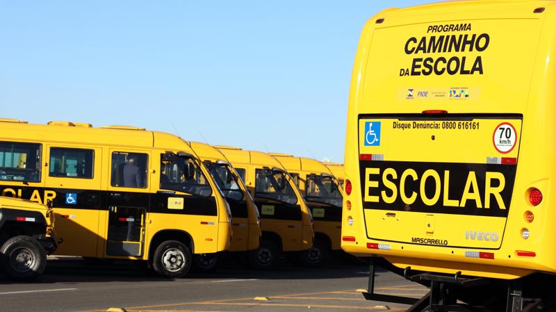 Projeto aprovado permite transporte compartilhado para professores rurais.