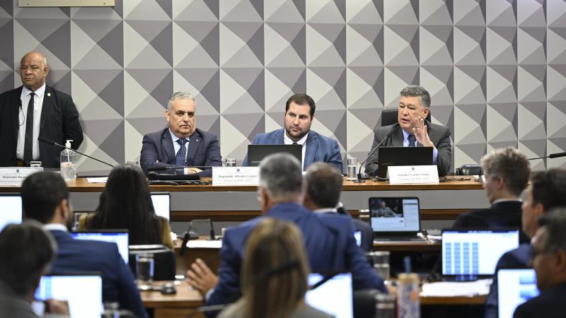 O requerimento foi rejeitado por 19 votos a 11.