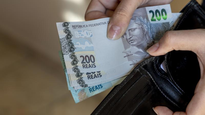 Falta de atualização da tabela do IR funciona como aumento indireto de imposto.