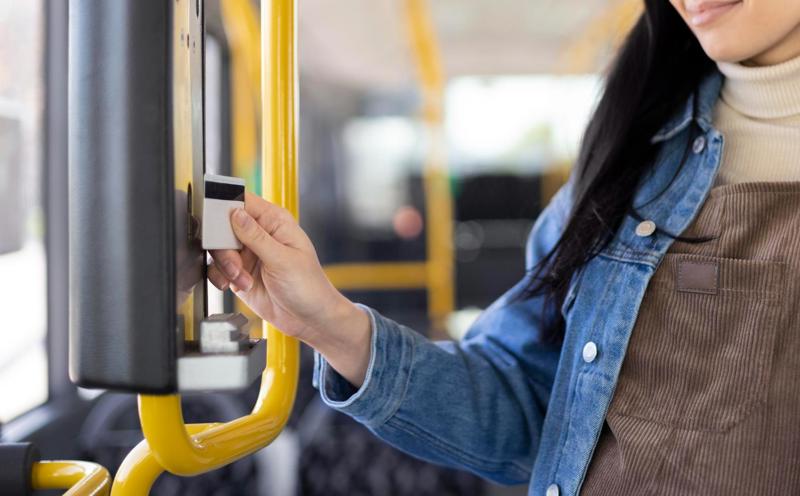 Proposta busca viabilizar transporte público gratuito em todo o país.