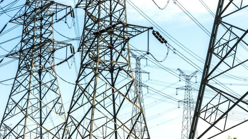 É preciso equilibrar custo, segurança e investimento energético.
