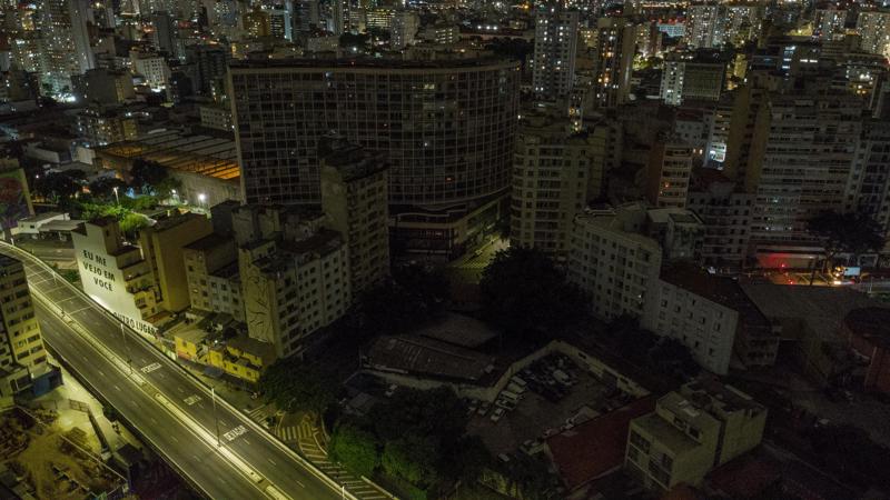 Região do centro de São Paulo às escuras: apagão na região da praça da República, no Centro de São Paulo, e deixou no escuro prédios icônicos como o Copan e o edifício Itália em abril de 2024.