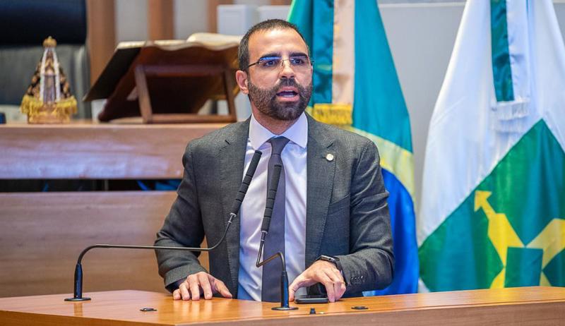Autor da proposta, o deputado Thiago Manzoni afirma que a nova data busca provocar reflexão sobre os impactos históricos do comunismo.