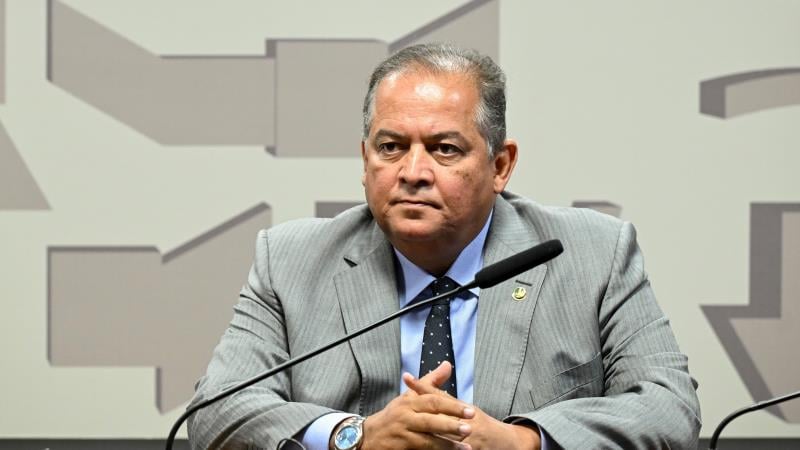 O senador Eduardo Gomes.