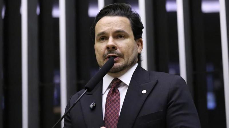 Capitão Alberto Neto, relator do projeto.