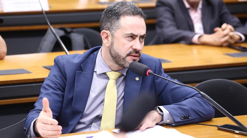 Relator se referiu a trechos sobre as contas públicas em seu texto como  Relator se referiu a trechos sobre as contas públicas em seu texto como