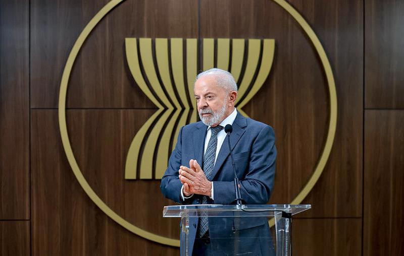 Lula falou à imprensa em Jacarta, antes de embarcar para a Malásia, onde deve se encontrar com Donald Trump.