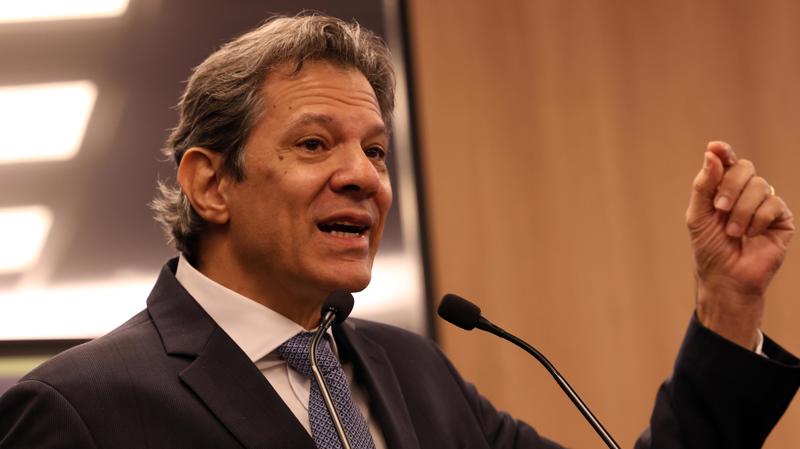 Deixar de pagar precatórios é medida ilegal e irracional, afirmou Fernando Haddad. Deixar de pagar precatórios é medida ilegal e irracional, afirmou Fernando Haddad.