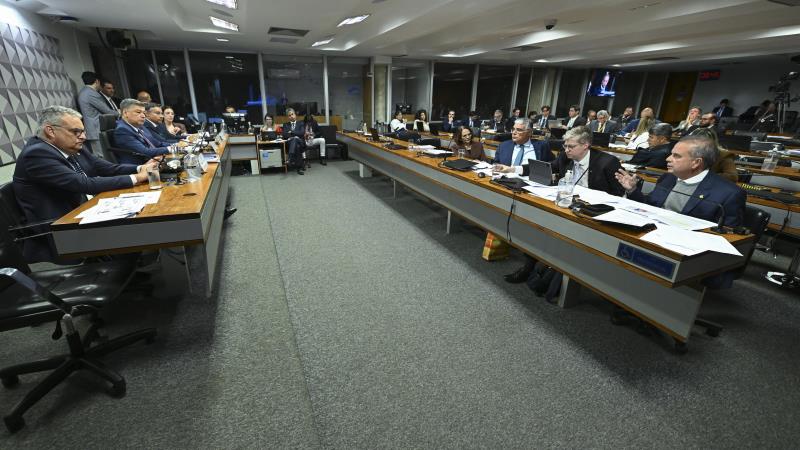 Investigação apura se Guimarães teve participação direta ou negligente no desvio de recursos da Previdência.