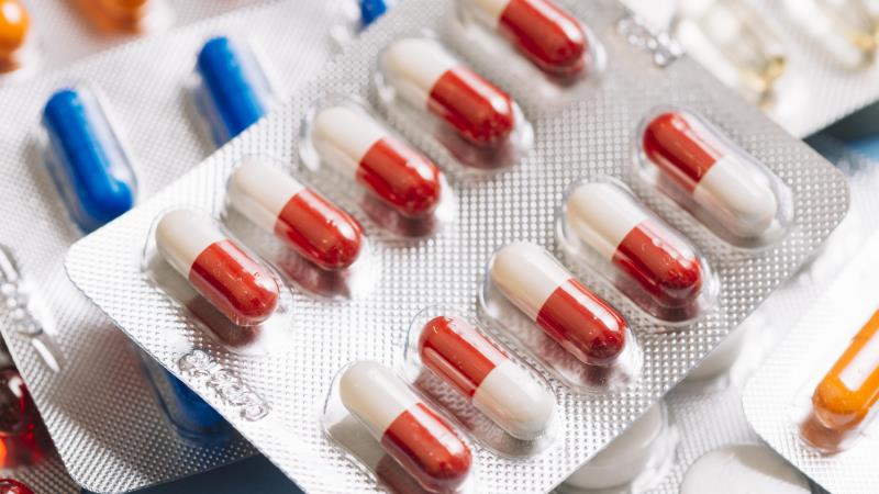 Vender medicamentos fora das farmácias exige rigor e responsabilidade, não apenas acesso facilitado. Vender medicamentos fora das farmácias exige rigor e responsabilidade, não apenas acesso facilitado.