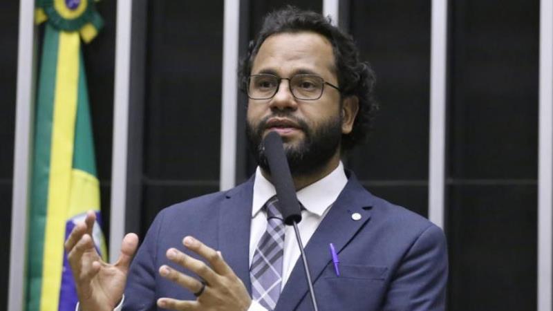 O projeto foi apresentado pelo Pastor Henrique Vieira. O projeto foi apresentado pelo Pastor Henrique Vieira.