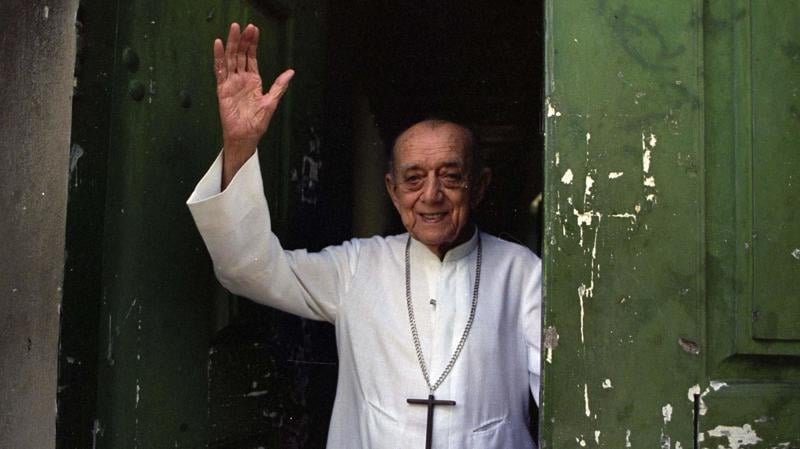 Dom Hélder Câmara nos fundos da Igreja das Fronteiras (Recife-PE). Dom Hélder Câmara nos fundos da Igreja das Fronteiras (Recife-PE).