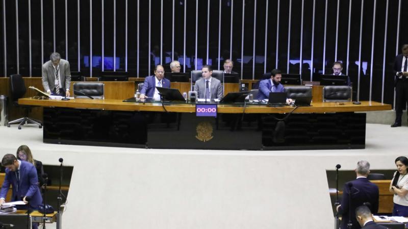 Deputados aprovam urgência do Código de Defesa do Contribuinte. Deputados aprovam urgência do Código de Defesa do Contribuinte.