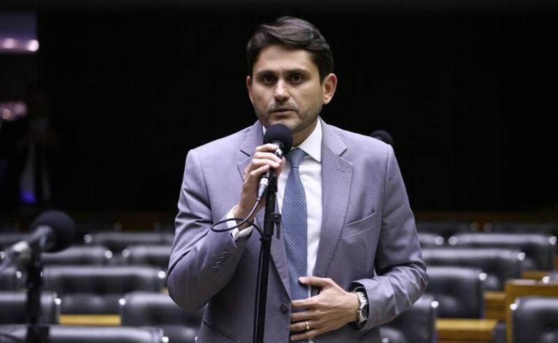 O projeto foi relatado pelo deputado Juscelino Filho. O projeto foi relatado pelo deputado Juscelino Filho.