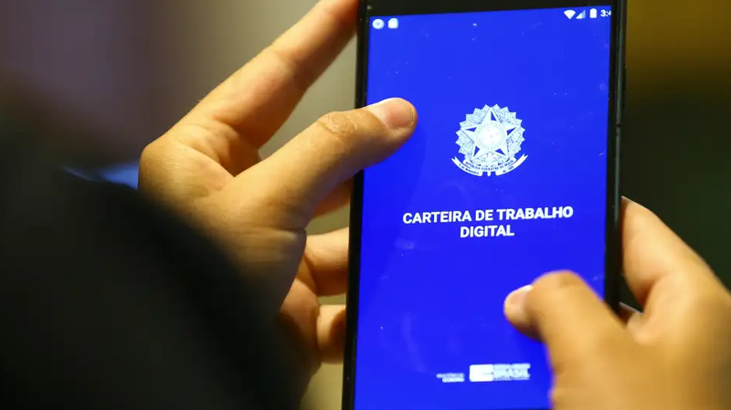 Número de vínculos trabalhistas formais atingiu o patamar recorde de 48,9 milhões. Número de vínculos trabalhistas formais atingiu o patamar recorde de 48,9 milhões.