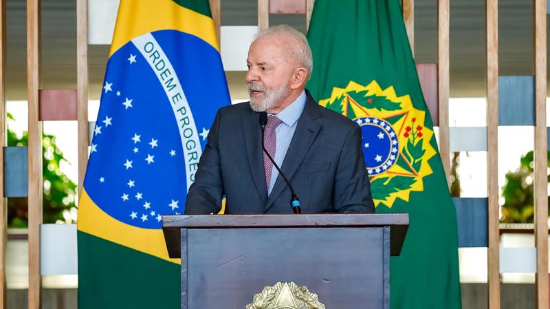 Declaração do presidente sobre usuários e traficantes gera preocupação em meio à crise de segurança e avanço do crime organizado. Declaração do presidente sobre usuários e traficantes gera preocupação em meio à crise de segurança e avanço do crime organizado.