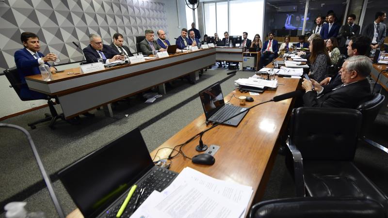 As investigações da CPMI têm exposto a existência de diferentes núcleos nos esquemas de fraudes contra aposentados e pensionistas da história do Brasil. As investigações da CPMI têm exposto a existência de diferentes núcleos nos esquemas de fraudes contra aposentados e pensionistas da história do Brasil.