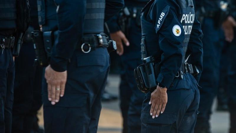 Comissão de Segurança da Câmara aprova projeto que suspende regras do governo para uso da força.