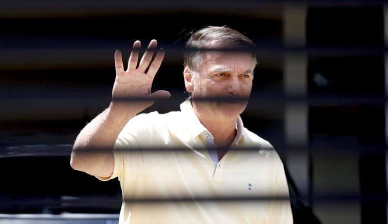 Deputados questionam avaliação médica de Bolsonaro.