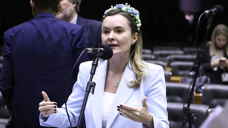 Deputada Júlia Zanatta, autora do projeto de lei.