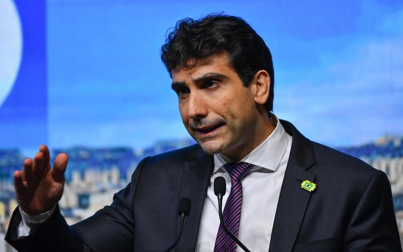 Galípolo foi indicado para a presidência do BC pelo presidente Lula e agora convive com críticas da ministra Gleisi Hoffmann por causa dos juros altos.