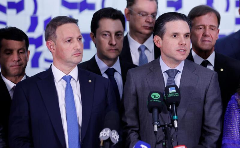 Hugo Motta busca texto de consenso entre relator, governadores e governo federal.