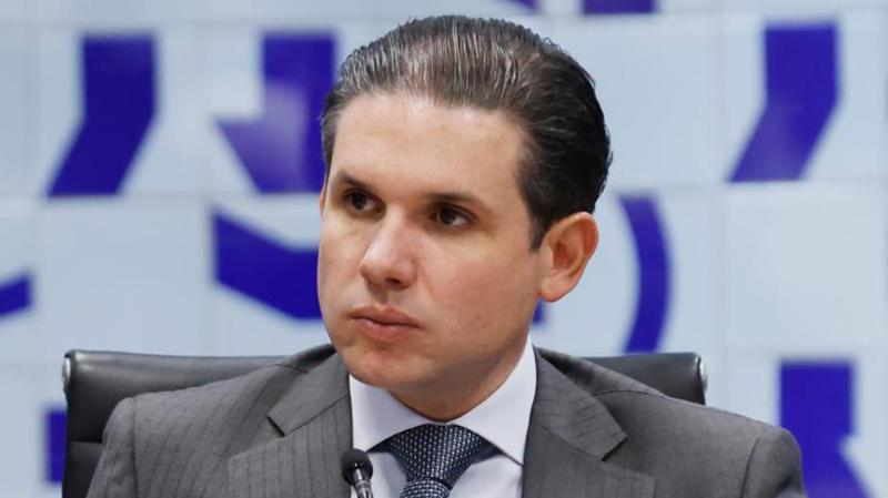 Motta avalia que o alcance do tema sinaliza a força da democracia, e critica polarização das discussões.