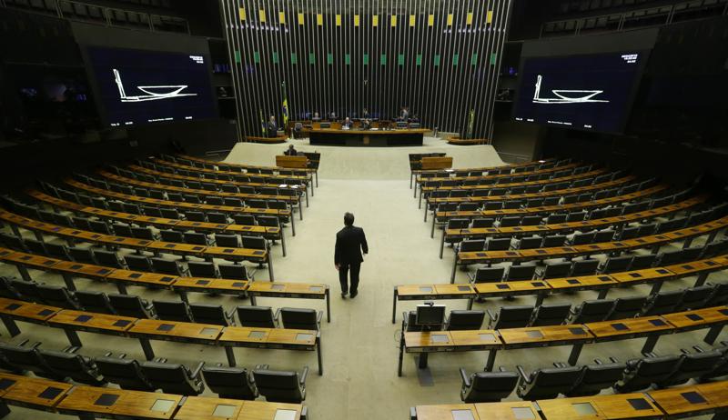 Sessões solenes e análise do PL anticrime movimentam a agenda da semana.