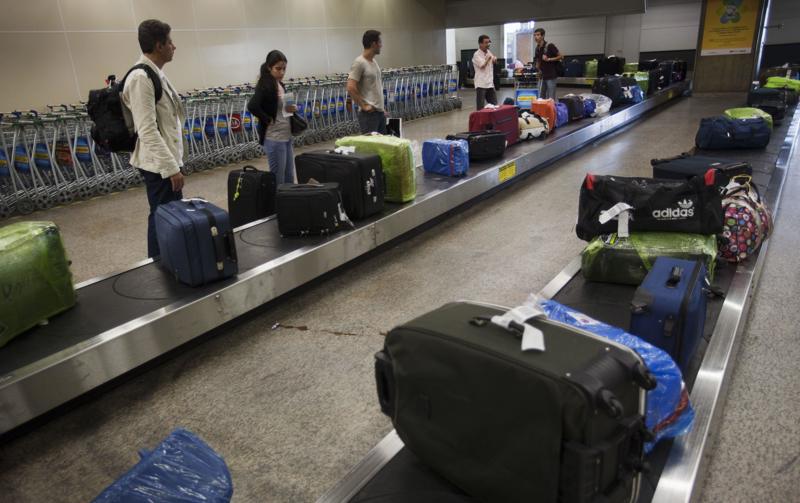 Comissão de Turismo quer restabelecer direito ao despacho gratuito em voos nacionais.