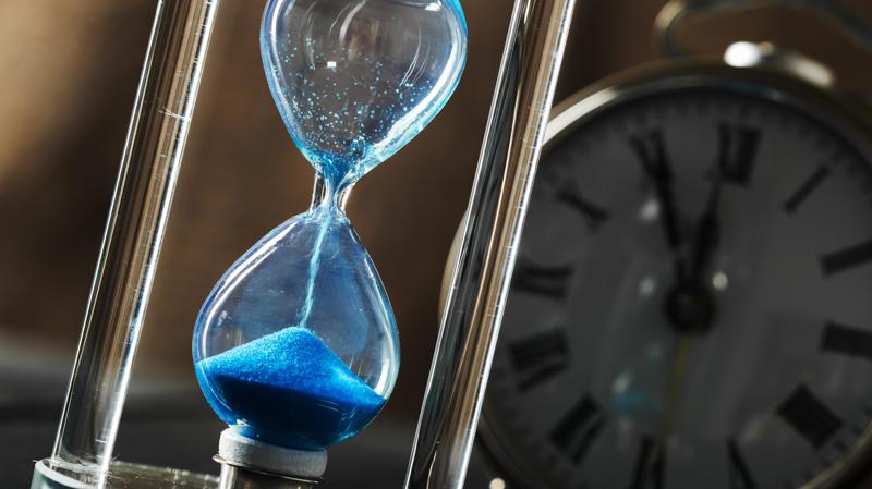 Lógica produtivista nos adoece e por que recuperar o tempo, o silêncio e o ócio é um ato de liberdade.