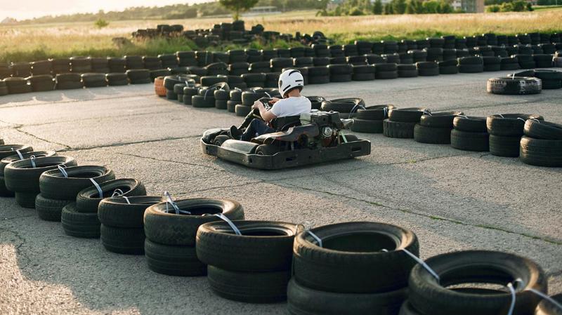 Projeto fixa normas gerais de segurança para o funcionamento de pistas de kart. 