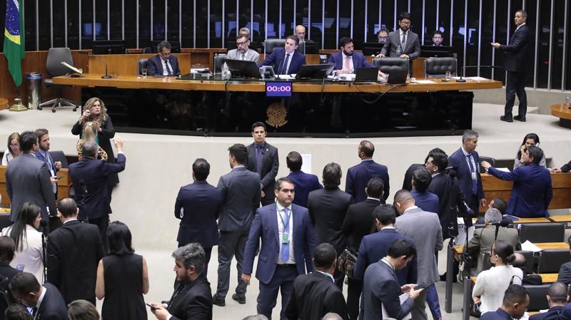 A rotulagem altera garantias penais, redefine competências estatais e pode fragilizar limites democráticos no uso da força.