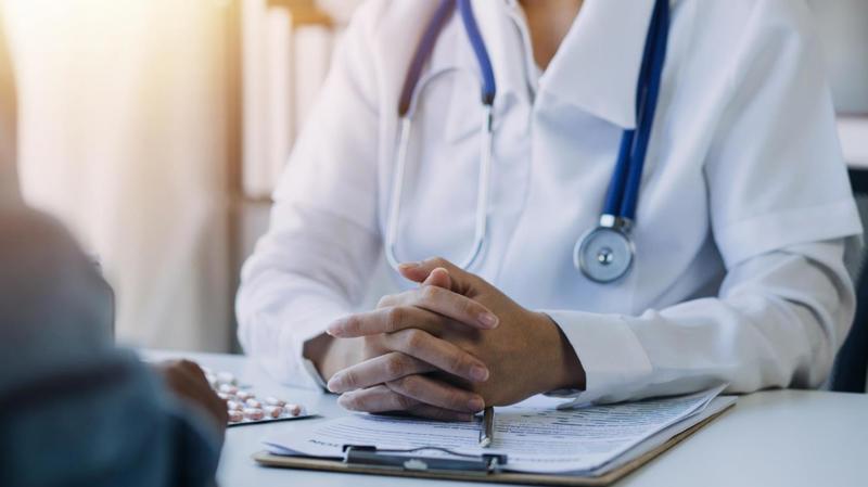 Dados da ANS apontam crescimento expressivo nas queixas contra operadoras.