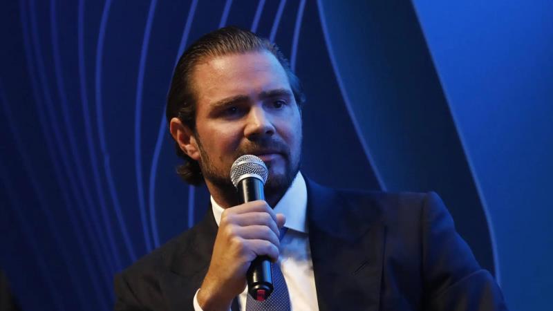 Vorcaro foi preso no Aeroporto de Guarulhos, por volta das 22h de segunda-feira, quando se preparava para embarcar ao exterior.