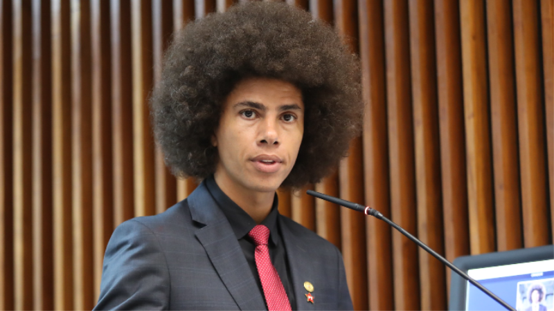 Renato Freitas afirma que sofre racismo desde criança.