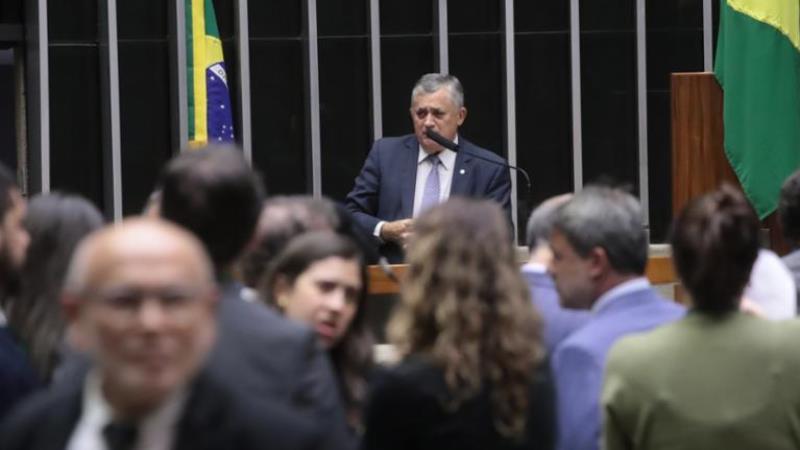 Parlamentares governistas avaliam que a decisão evidencia o funcionamento das instituições.
